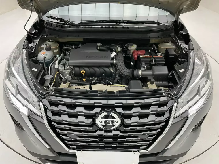 Nissan Kicks Cinza 13