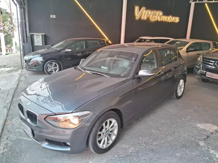 BMW 118i Cinza 13