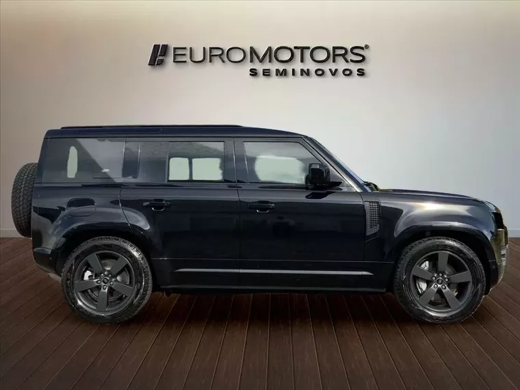 Land Rover Defender Preto 8