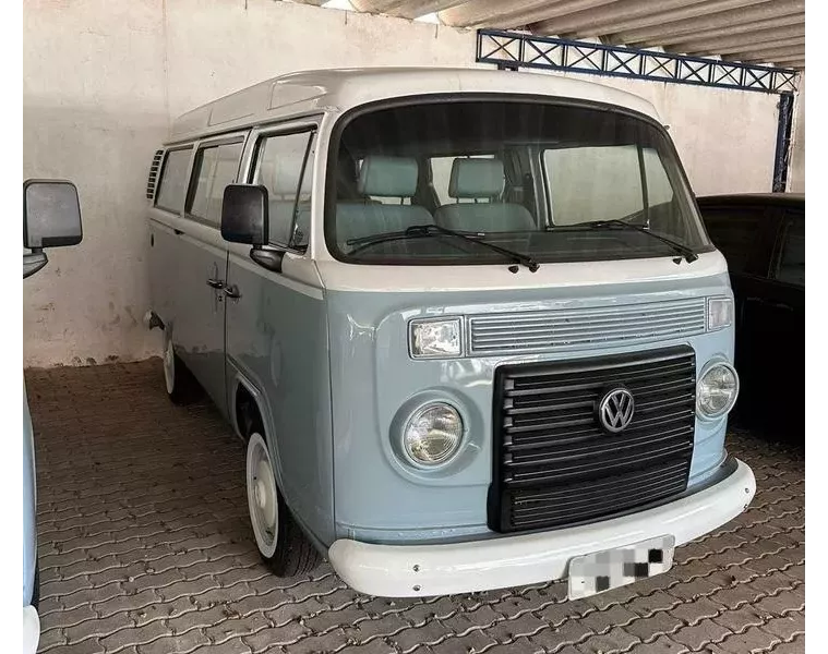 Volkswagen Kombi Azul 1