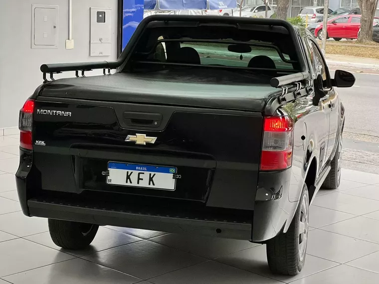 Chevrolet Montana Preto 5