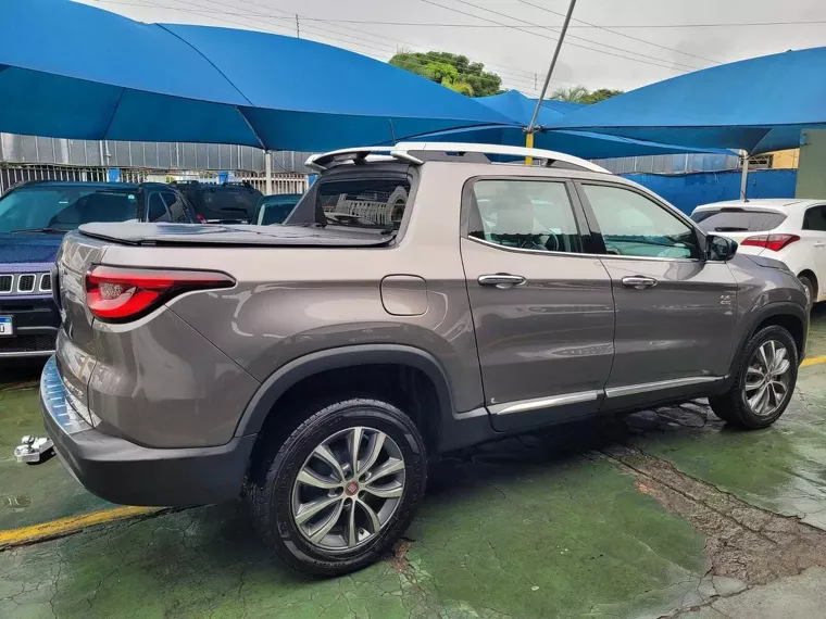 Fiat Toro Cinza 8