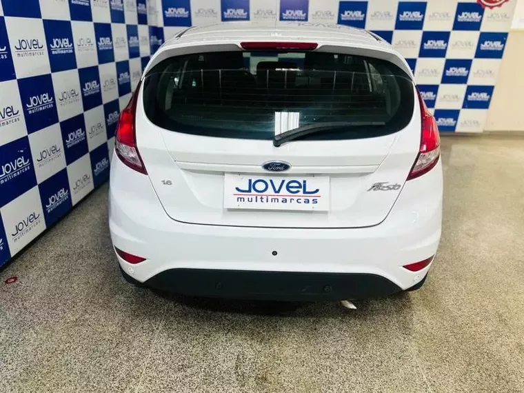 Ford Fiesta Branco 4