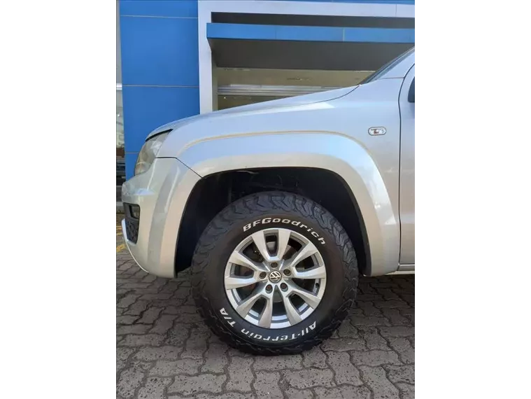 Volkswagen Amarok Prata 10