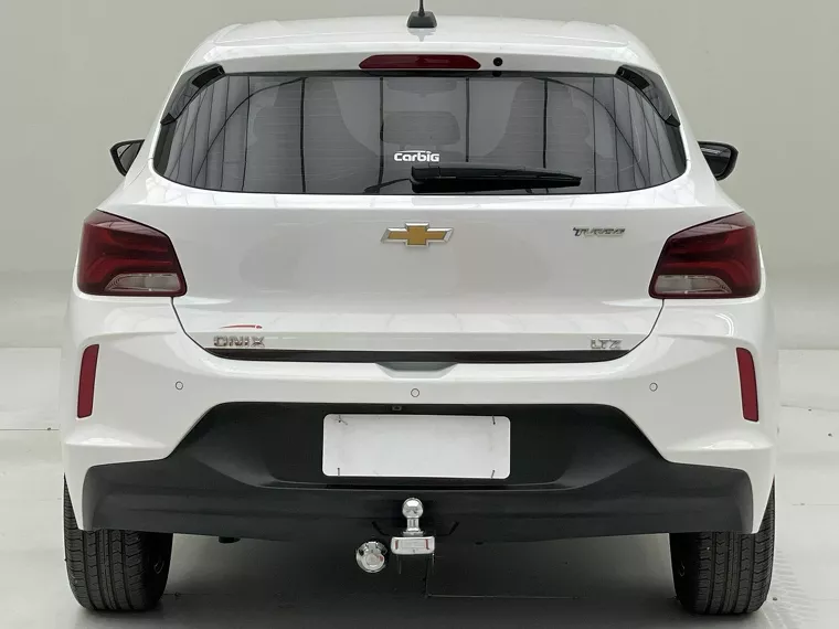 Chevrolet Onix Branco 3