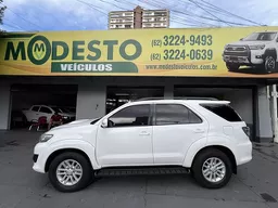 Toyota Hilux SW4