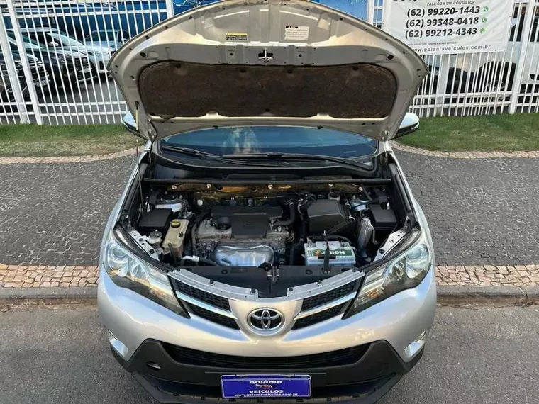 Toyota RAV4 Prata 11