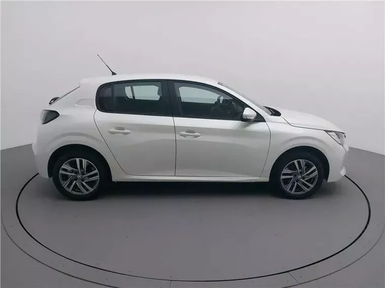 Peugeot 208 Branco 14