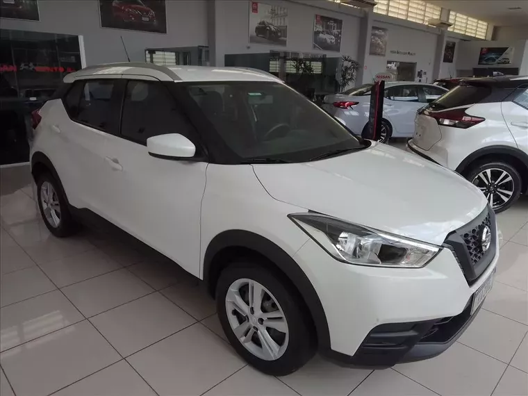 Nissan Kicks Branco 13