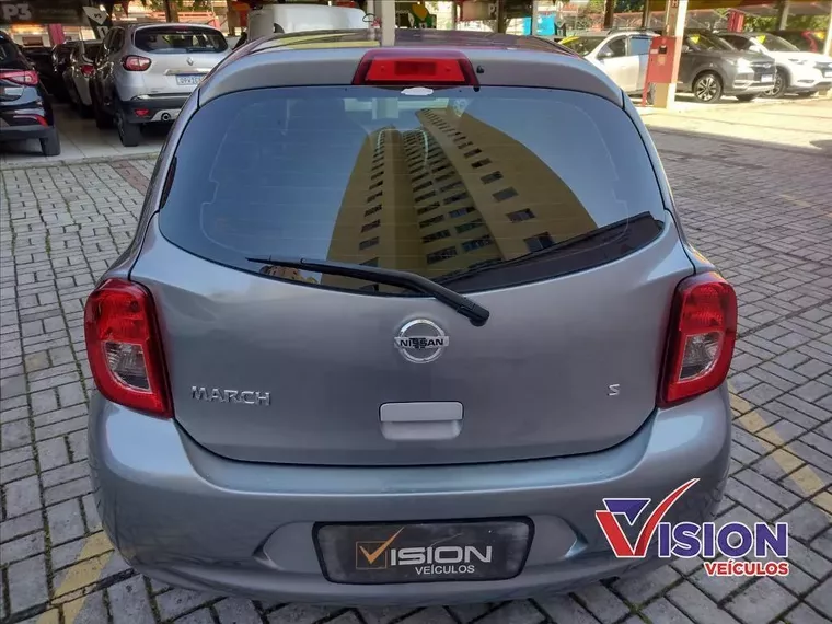 Nissan March Cinza 4