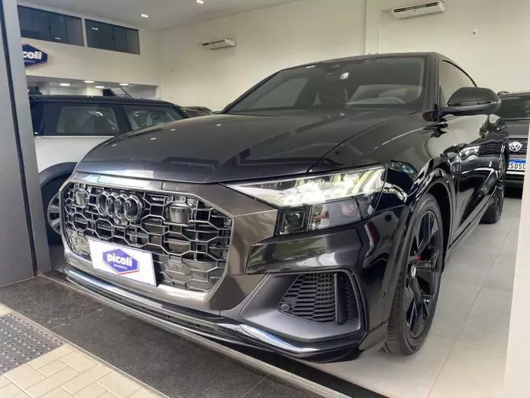 Audi Q8 Preto 12