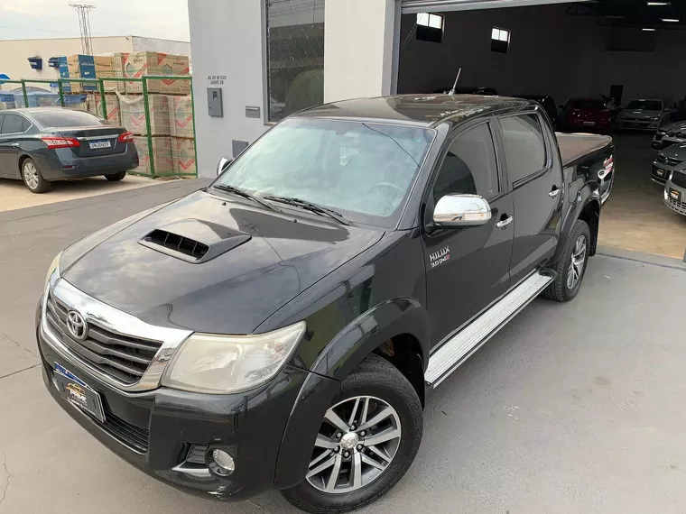 Toyota Hilux Preto 6