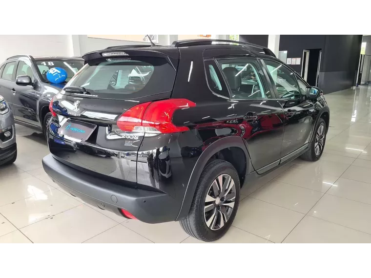 Peugeot 2008 Preto 11