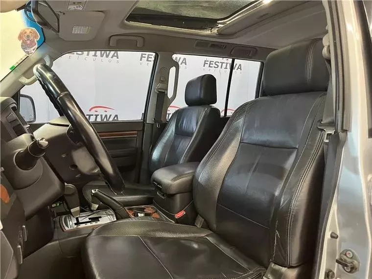 Mitsubishi Pajero Full Prata 10