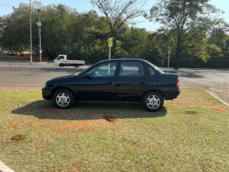 Chevrolet Classic Preto 4