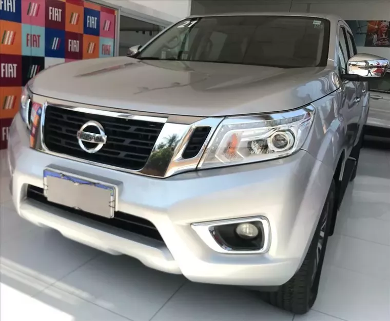 Nissan Frontier Prata 1