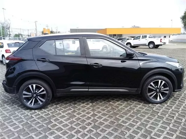 Nissan Kicks Preto 2