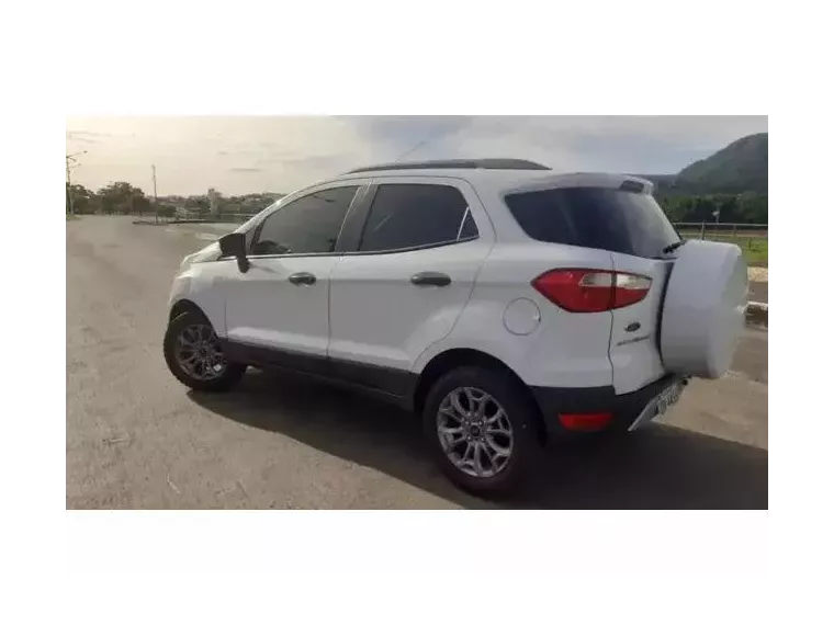 Ford Ecosport Branco 1