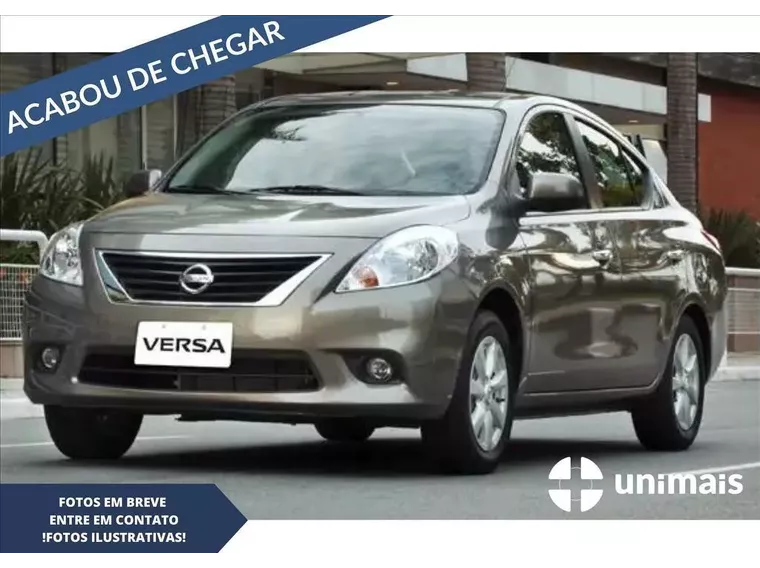 Nissan Versa Preto 1