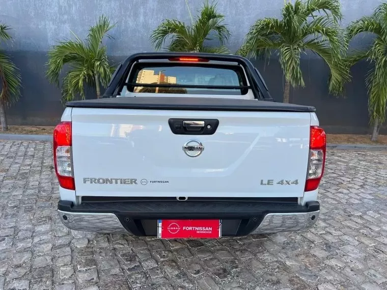 Nissan Frontier Branco 13