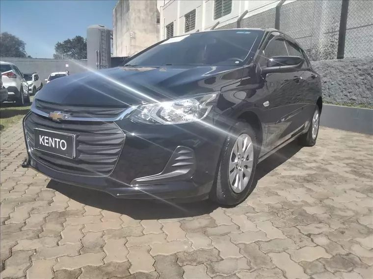 Chevrolet Onix Preto 15