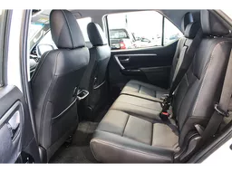 Toyota Hilux SW4