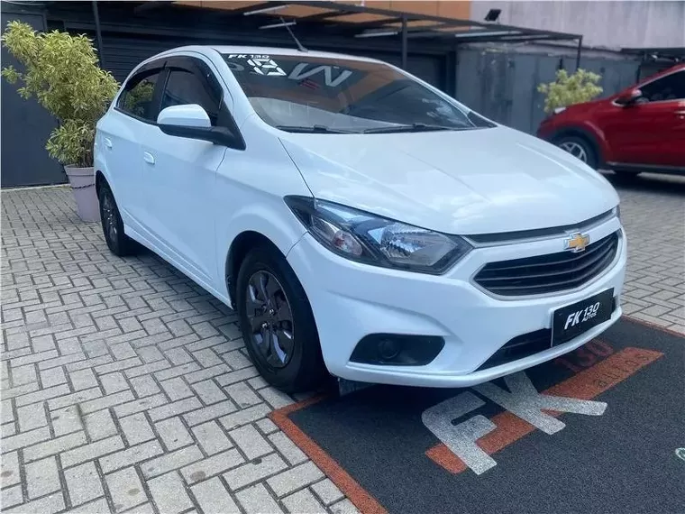 Chevrolet Onix Branco 1