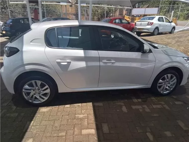 Peugeot 208 Branco 3