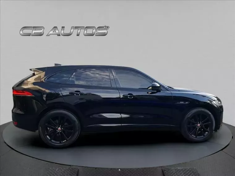 Jaguar F-pace Preto 13