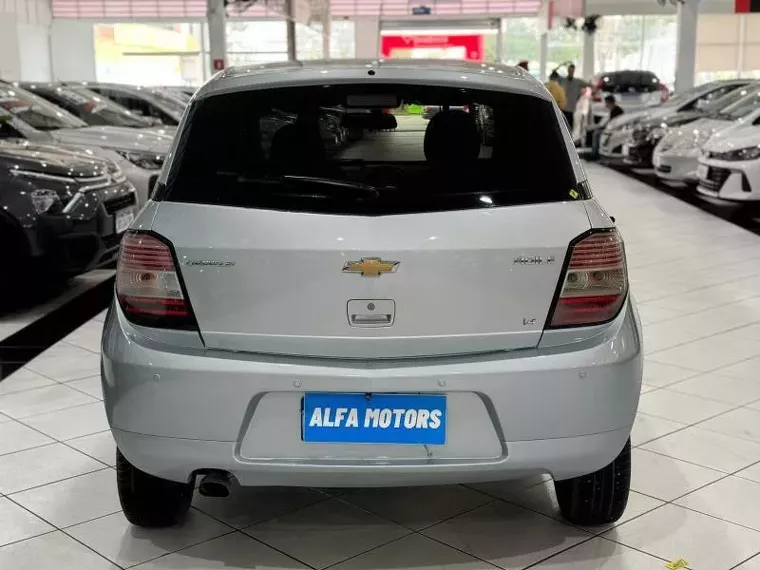 Chevrolet Agile Prata 5