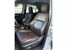Toyota Hilux SW4