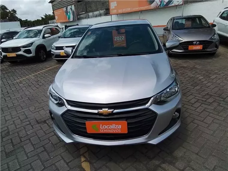 Chevrolet Onix Prata 1