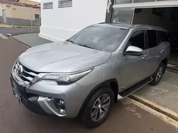 Toyota Hilux SW4