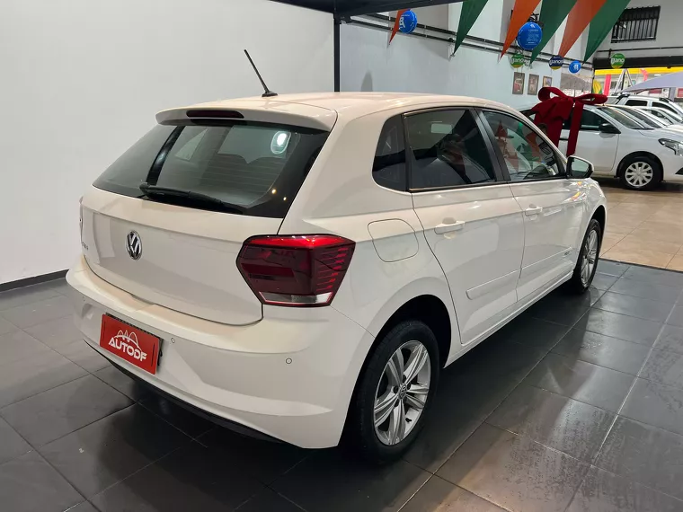 Volkswagen Polo Hatch Branco 7