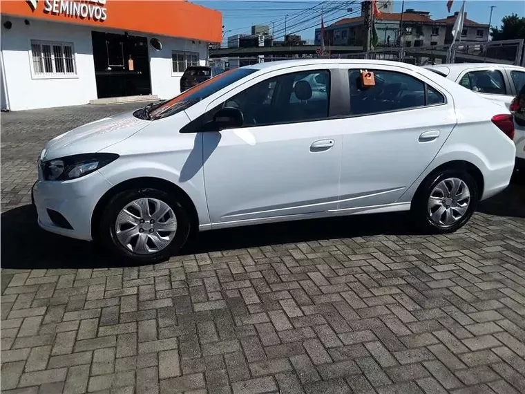 Chevrolet Onix Branco 7