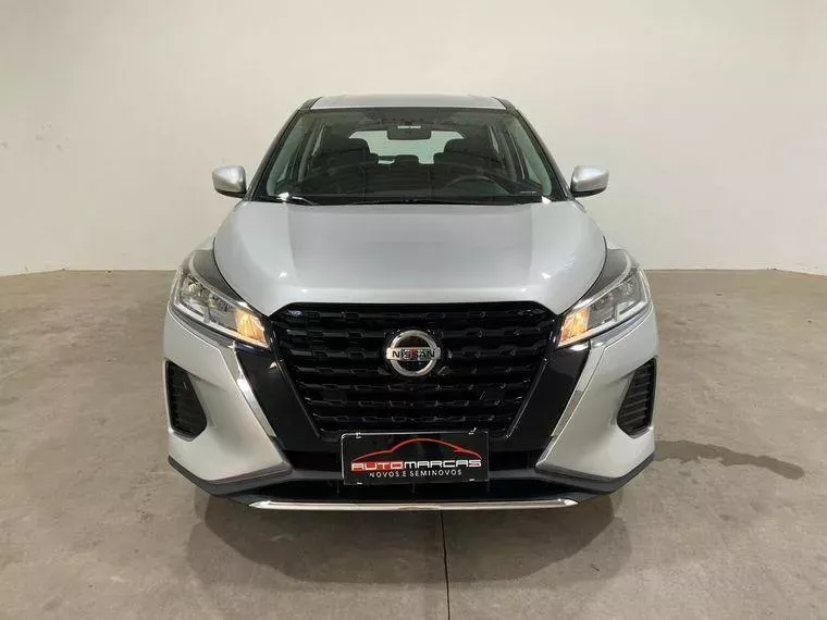 Nissan Kicks Prata 1