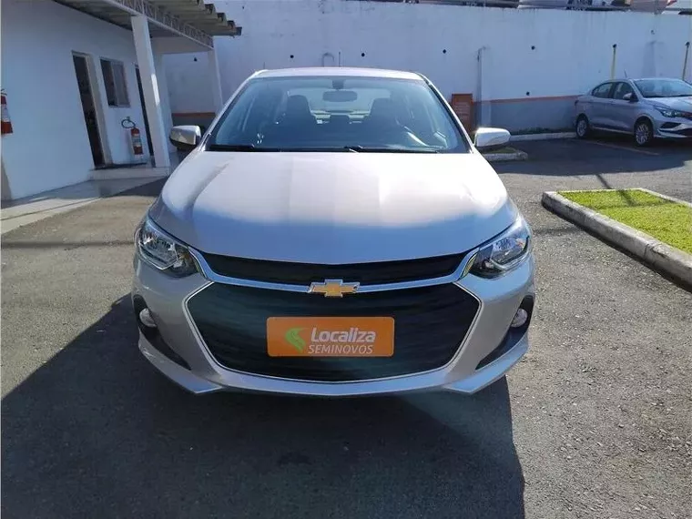 Chevrolet Onix Prata 5