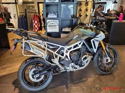 Triumph Tiger 900