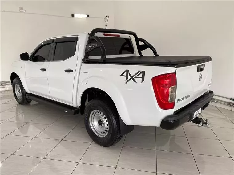 Nissan Frontier Branco 6