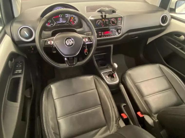 Volkswagen UP Branco 3