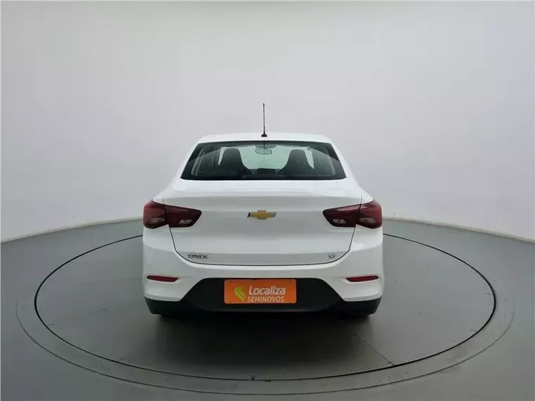 Chevrolet Onix Branco 14