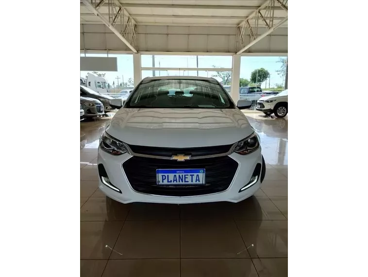 Chevrolet Onix Branco 16