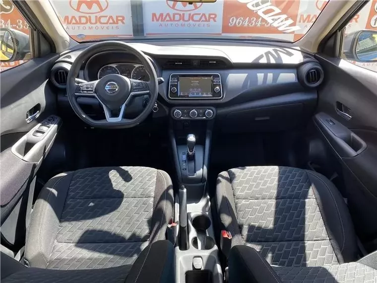 Nissan Kicks Cinza 2