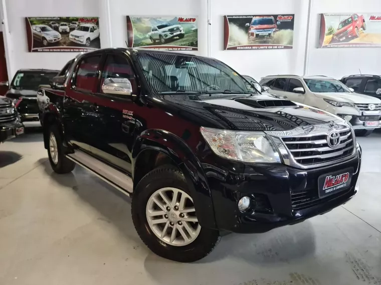 Toyota Hilux Preto 4