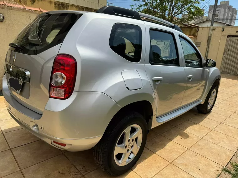 Renault Duster Prata 10