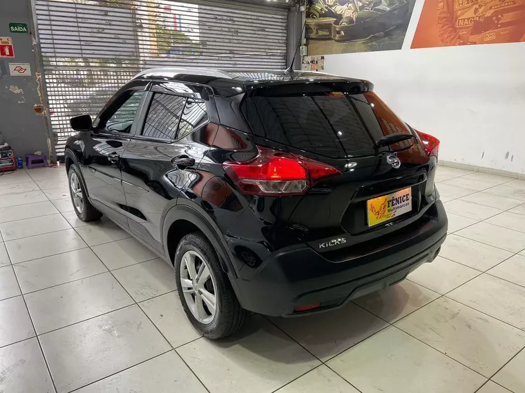 Nissan Kicks Preto 7