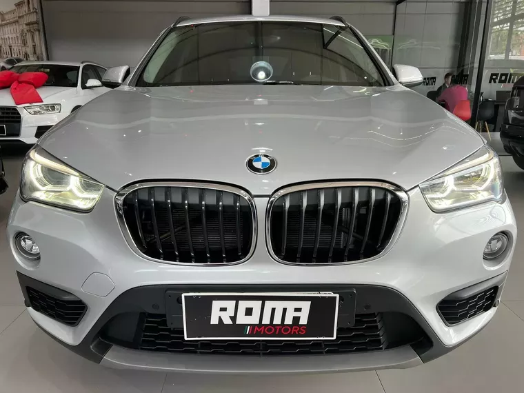 BMW X1 Prata 2