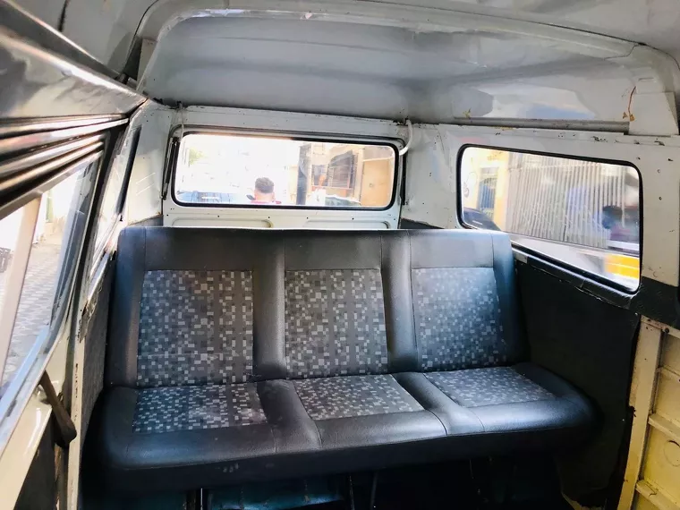 Volkswagen Kombi Branco 2