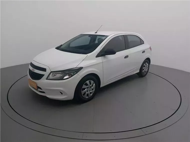 Chevrolet Onix Branco 19