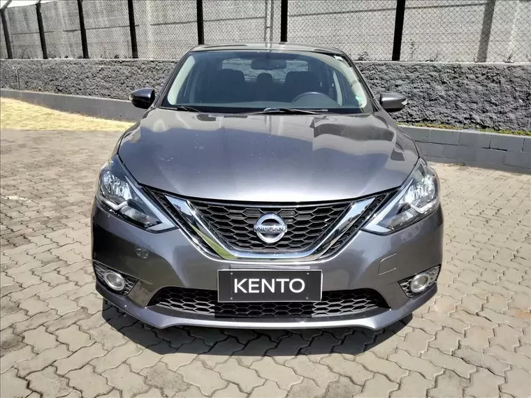 Nissan Sentra Cinza 12